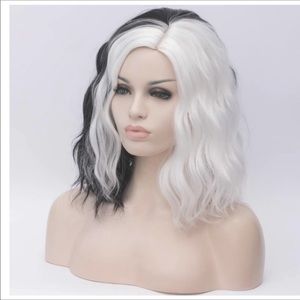 Short Black and White Cosplay Wig Cruella